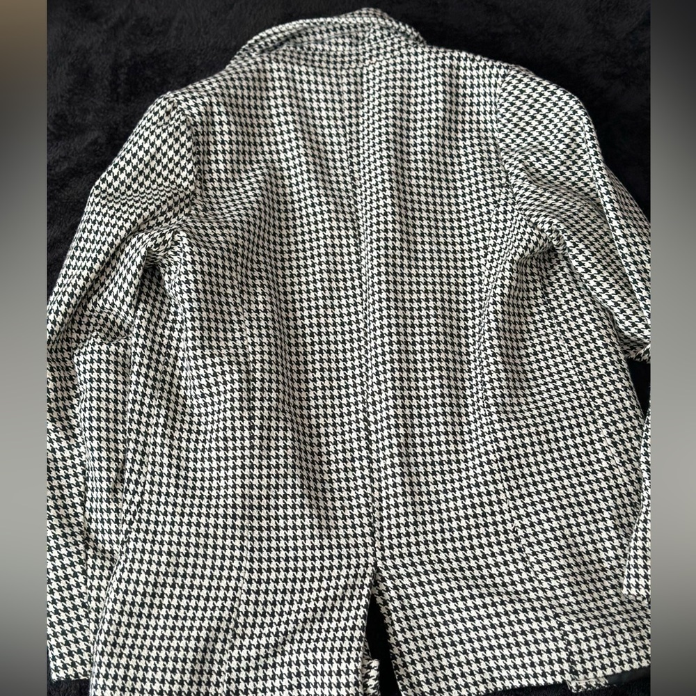 Houndstooth patterned coat - Picture 3 of 3